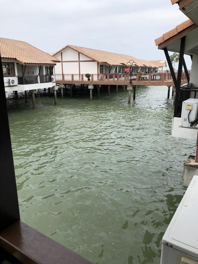 Private Water Chalet Port Dickson Esterno foto