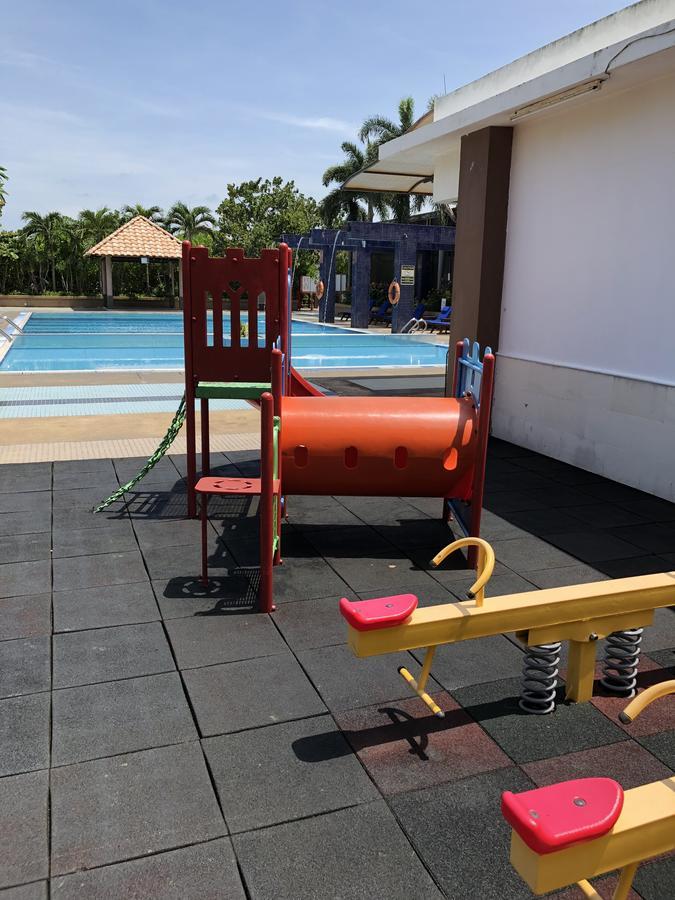 Private Water Chalet Port Dickson Esterno foto