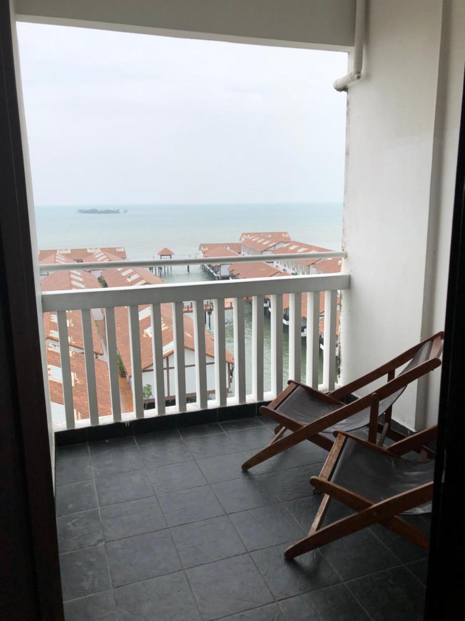 Private Water Chalet Port Dickson Esterno foto